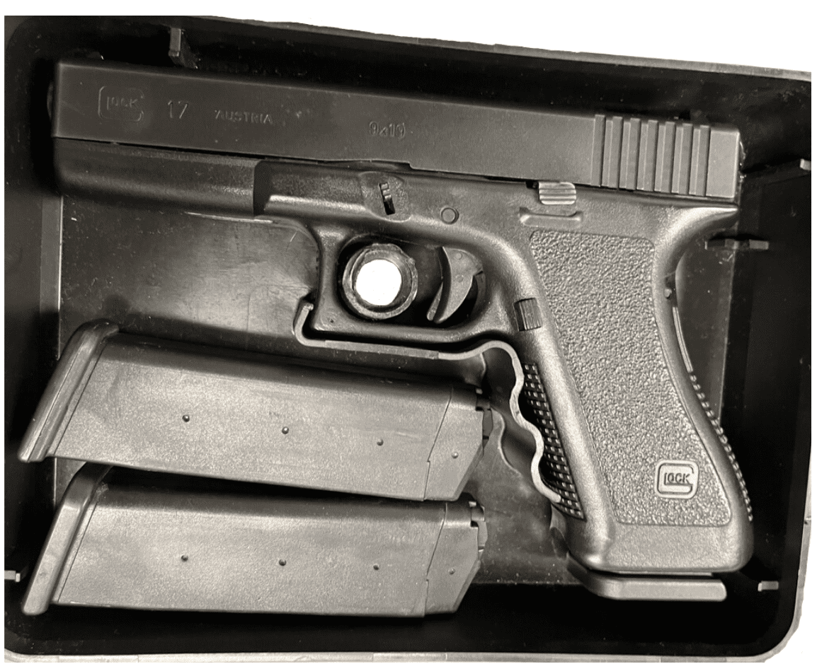 GLOCK G17 GEN 2 9MM PSTL 4.49" 3-17RD MAGS, AGENCY TRADE IN, PLASTIC BOX